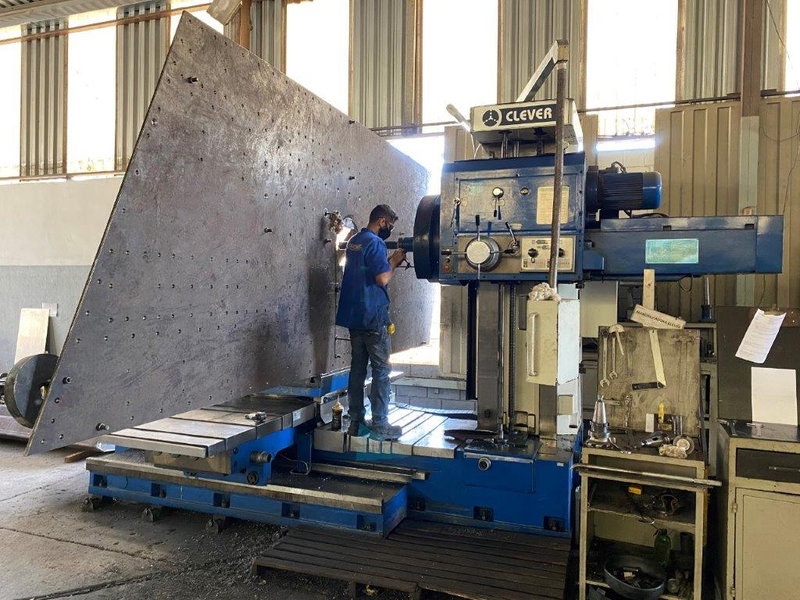Fabricação de estrutura metálica